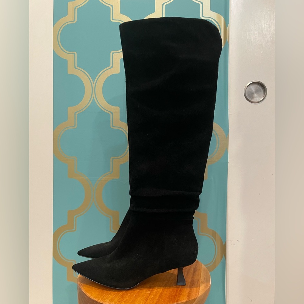 NWOB Gianni Bini suede kitten heel boots size 6.5